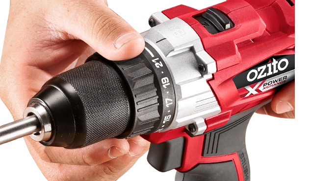 Changing the torque of a cordless screwdriver